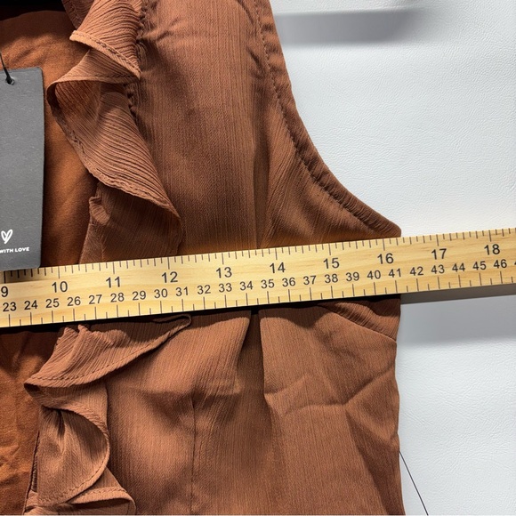 ✨Lulu's Briella Brown Ruffled Button-Front Top Size S - Picture 14 of 15